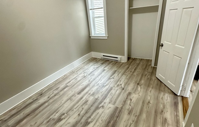 4 beds, 1 bath, $3,450, Unit 3