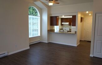 2 beds, 1 bath, 880 sqft, $1,695, Unit #4