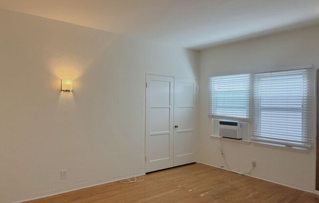 215 W. LOMITA AVE.