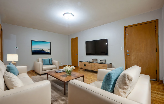 2 Bedroom / 1 Bath Duplex with Washer/Dryer