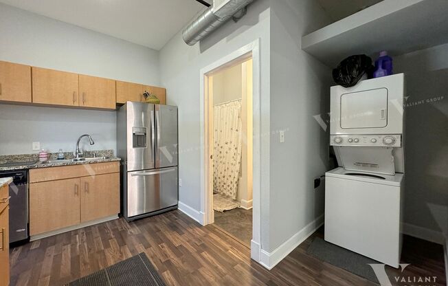 Studio, 1 bath, $1,000, Unit 208D