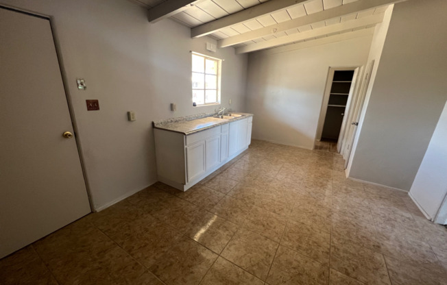 302 W IRVINGTON