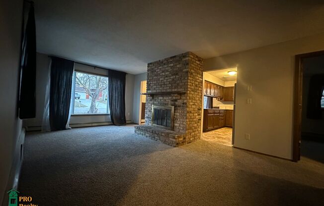 3 beds, 1.5 baths, $1,495, Unit 02