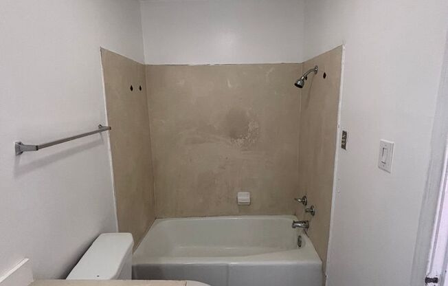 2 Bedroom, 1 Bathroom Apartment is NOW Available!