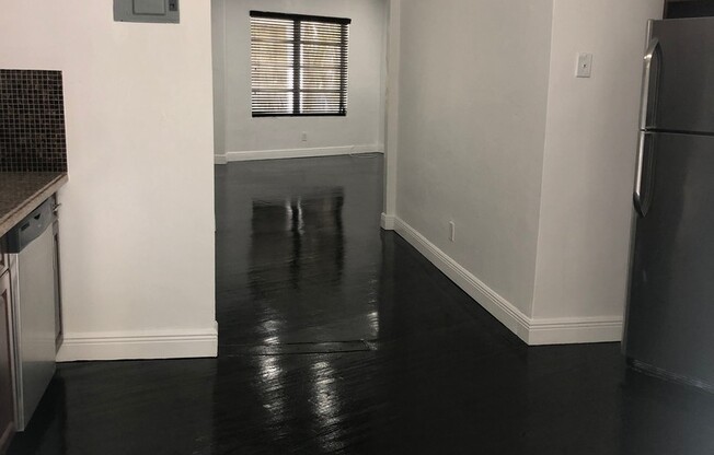 1 bed, 1 bath, 915 sqft, $1,980, Unit 3E