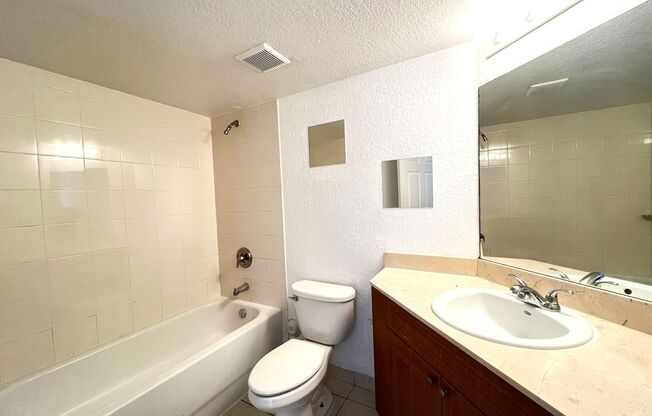 3 beds, 2 baths, 1,079 sqft, $2,900, Unit 13820-109