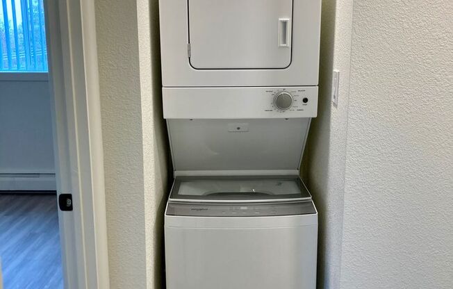 2 beds, 1 bath, 750 sqft, $1,449, Unit 504