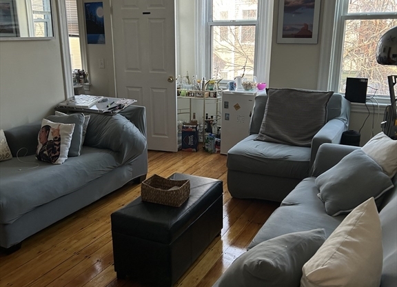 841 E 2 ST