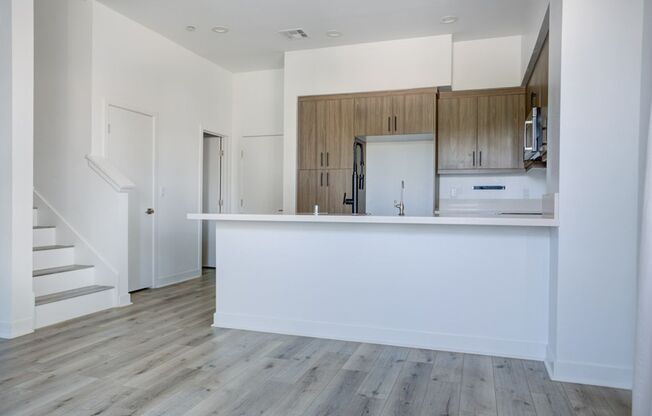 3 beds, 2.5 baths, $3,500