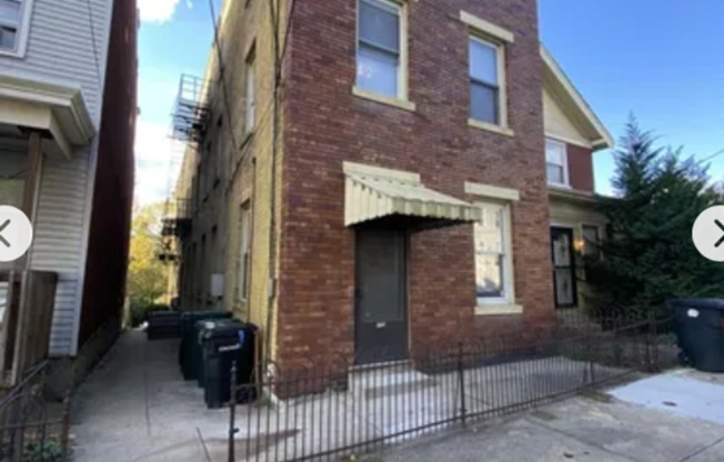 2247 Flora St.