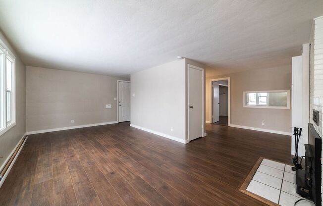 170 172 NE JUNIPER ST