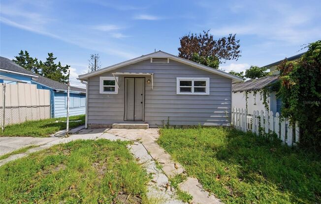 2 beds, 1 bath, $1,395
