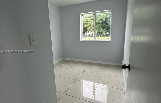 2121 NW 72ND ST MIAMI, FL 33147-6355