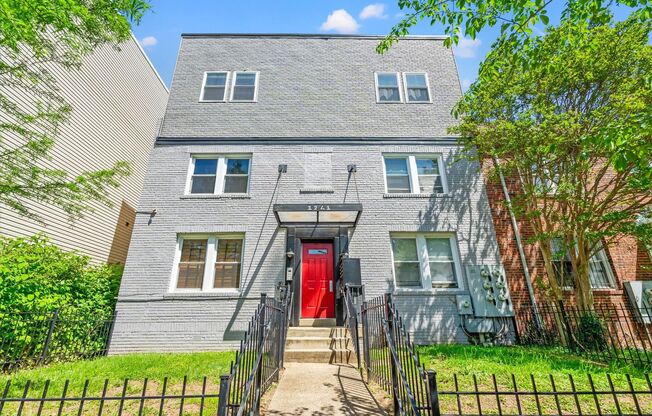 Stylish Trinidad 2BR/2BA Condo with Contemporary Upgrades and Skylights