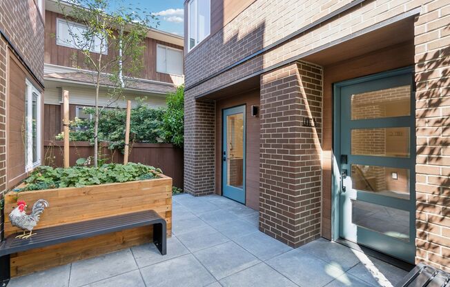 Studio, 1 bath, 144 sqft, $1,049, Unit Unit B3