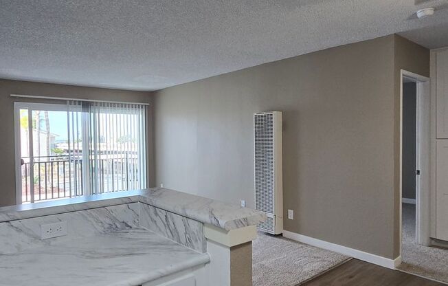 1 bed, 1 bath, 640 sqft, $2,095, Unit 650 - 89