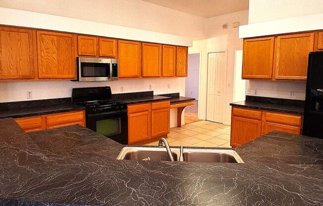 Lovely home in the Twin Lakes Subdivision Deltona
