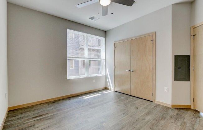 2 beds, 2 baths, 998 sqft, $2,520, Unit 220