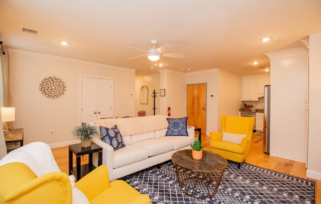 2 beds, 2 baths, 1,000 sqft, $7,800, Unit 4