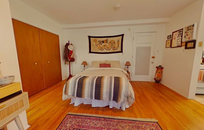 601 W. Deming Pl