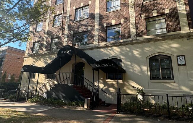 2 beds, 1 bath, $1,095, Unit Apt 600