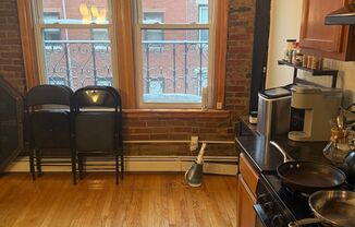 2 beds, 1 bath, $3,640, Unit 20