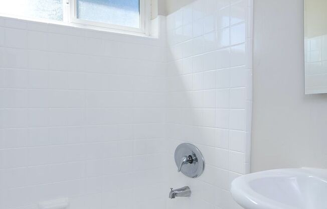 Studio, 1 bath, 444 sqft, $1,525, Unit 02