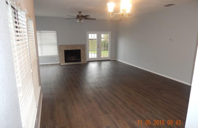 4 beds, 2 baths, $1,695