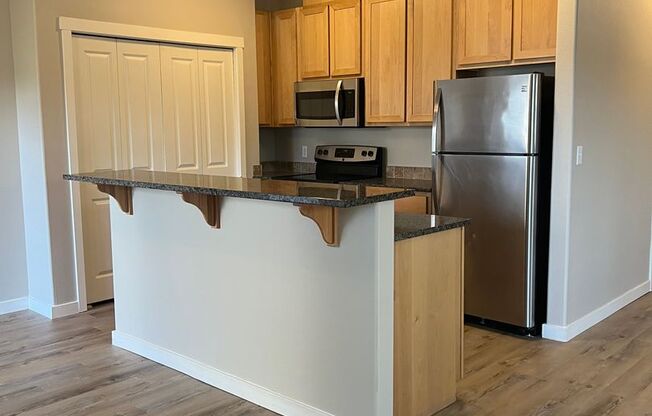 1 bed, 1 bath, 824 sqft, $1,565, Unit A101