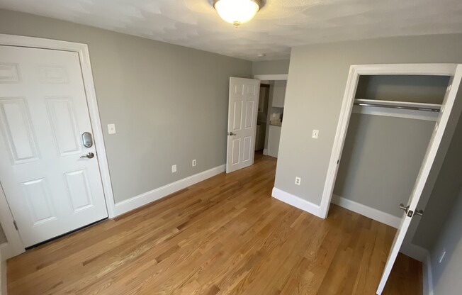 2 beds, 1 bath, $3,600, Unit A
