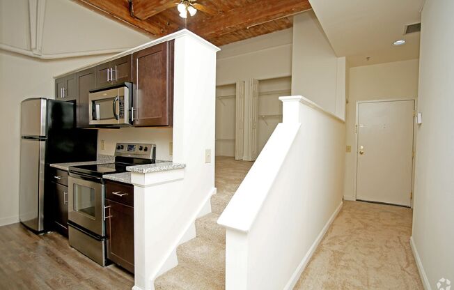 2 beds, 2 baths, 900 sqft, $2,299, Unit 216