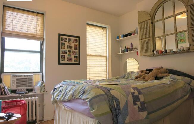 542 E 82 ST