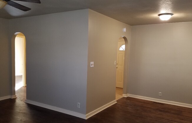 3 beds, 1 bath, $980