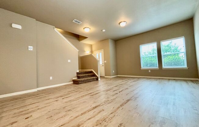 Beautiful 3 bed, 3 bath Townhome in West Windsor!