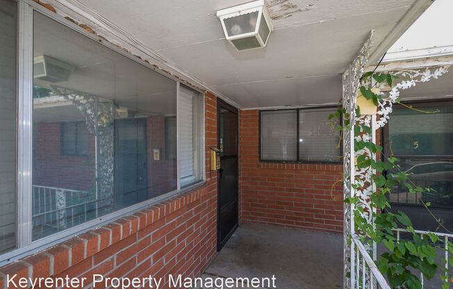 1401/1403 South Frisco Ave
