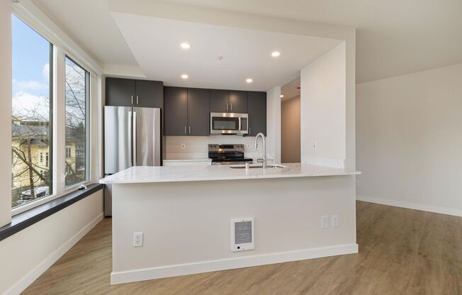 2 beds, 2 baths, 886 sqft, $3,545, Unit 401