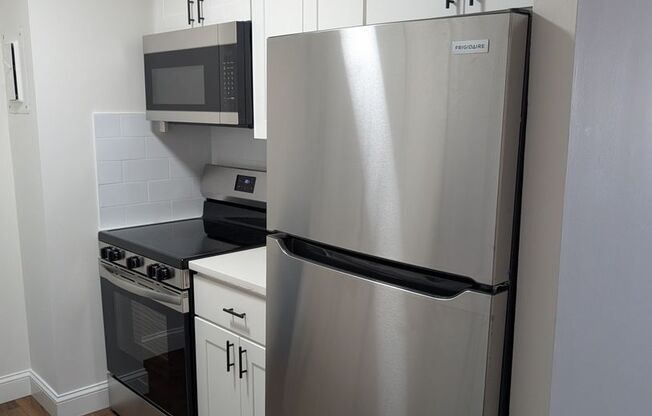 1 bed, 1 bath, 570 sqft, $3,200, Unit 609