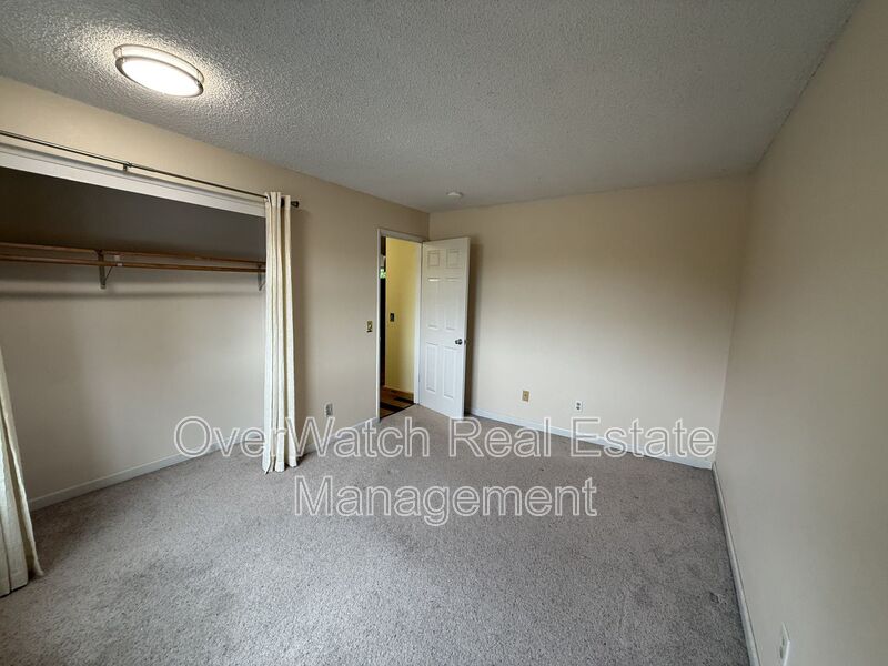 3031 LOIS DR