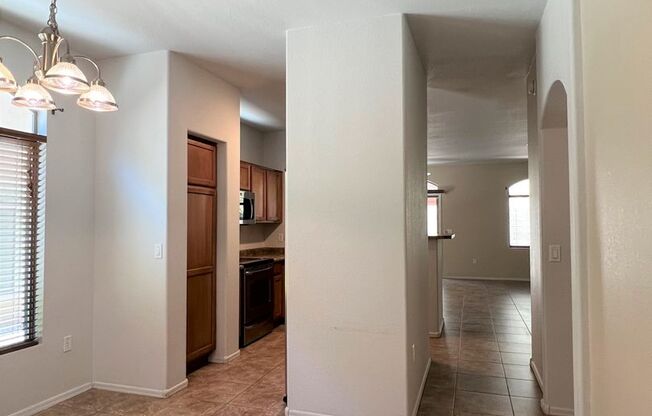3 beds, 2.5 baths, $1,985, Unit UNIT 1045