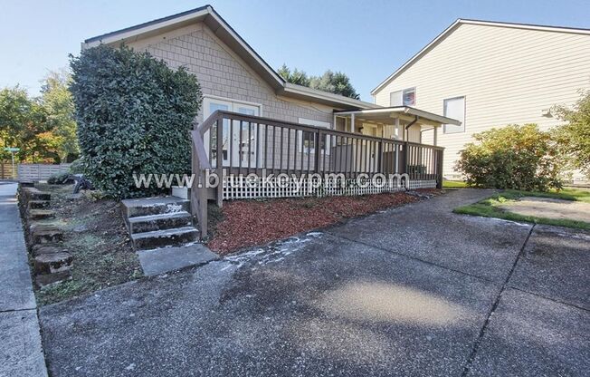 3 beds, 1 bath, $2,095