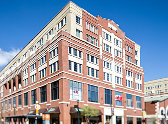 2 beds, 2 baths, $2,300, Unit # 7413