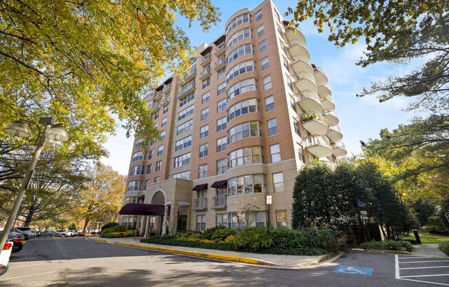 Fabulous Penthouse Condo Available Immediately in the Heart of Bethesda