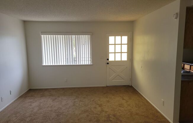 2 beds, 1 bath, $2,600