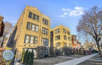 Vintage Hyde Park Apts!