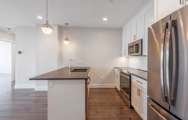 1 bed, 1 bath, 900 sqft, $3,450, Unit 409