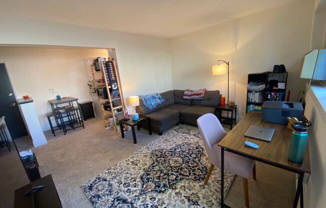 1 bed, 1 bath, $950, Unit 103