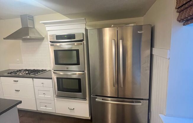 2 beds, 1 bath, $2,000