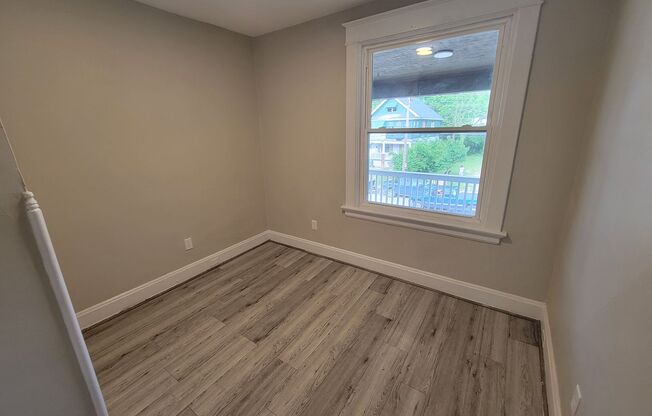 3415 Woodburn