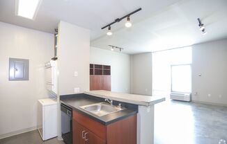 Studio, 1 bath, 835 sqft, $1,200