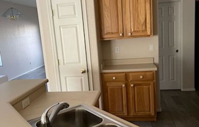 4 bedroom 2 bath in Goodyear